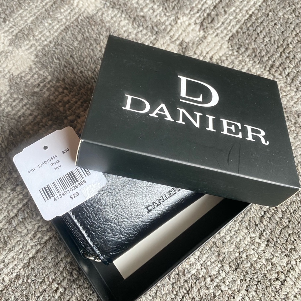 DANIER NEW IN BOX CREDIT CARD WALLET
